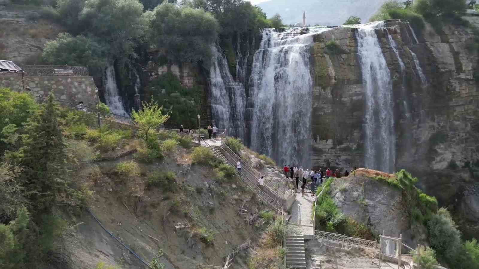 sonbaharda tortum selalesinde ziyaretci yogunlugu 0 CZLi8byE