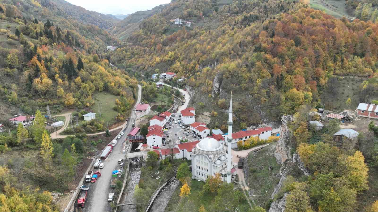 sonbaharin tum renkleri kuzalan tabiat parki ve kulakkaya yaylasinda bulustu 5 yOCVezVT