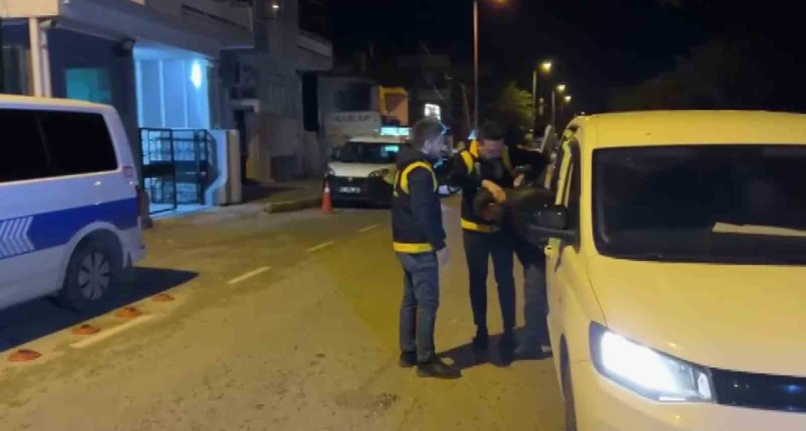 sopayla surucunun uzerine yuruyen taksiciye 201 bin lira ceza ve tutuklama 0 K6Xqs8GJ