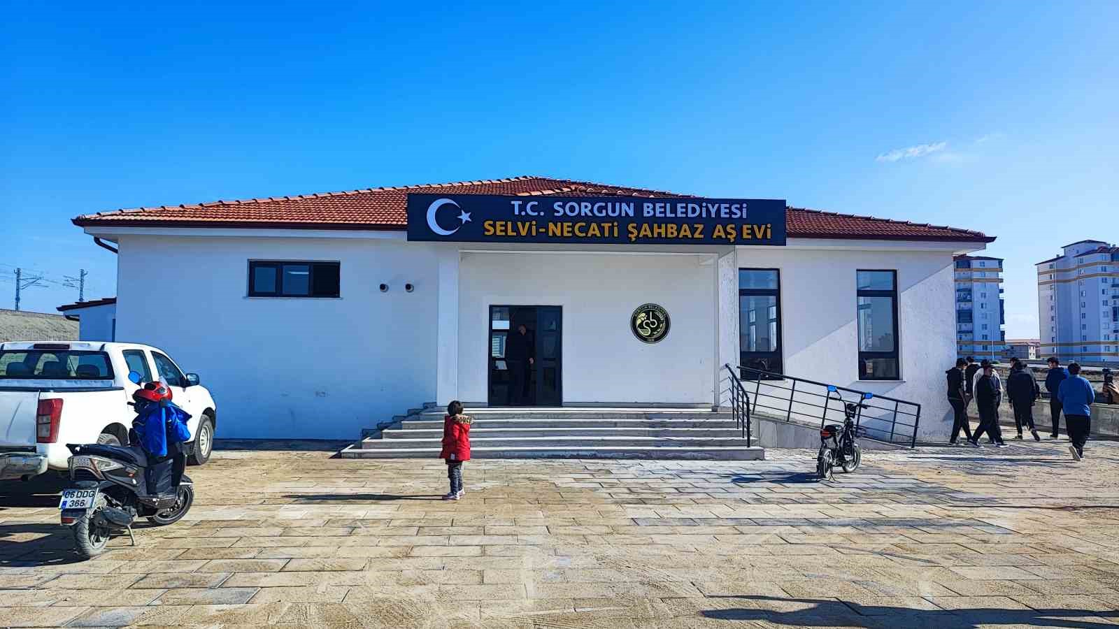 sorgunda her gun 700 kisiye ucretsiz sicak yemek ikrami 5 Bwqml2XI