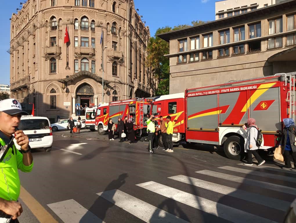 sosyal bilimler universitesinde duman panigi 6 kisi dumandan etkilendi 2 7iY8fIbD