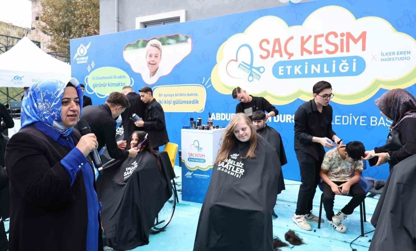 Sosyal medya fenomeni kardeşler engelli bireylerle Saç Kesim Etkinliği düzenledi 4 sosyal medya fenomeni kardesler engelli bireylerle sac kesim etkinligi duzenledi 0 l135fAaz