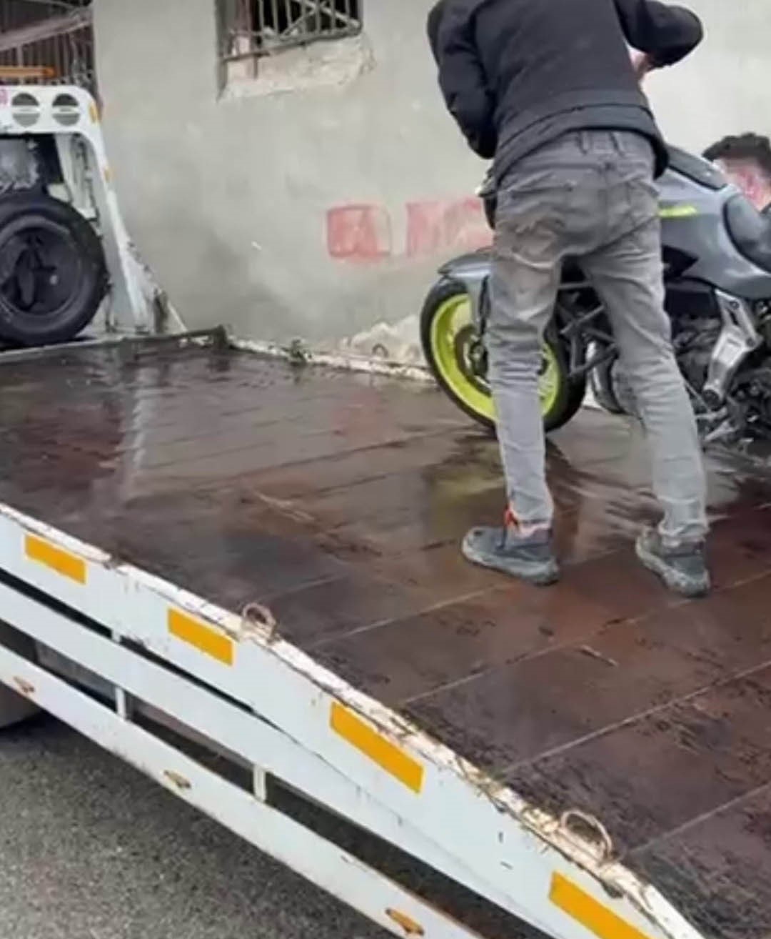 sosyal medya sovuyla hem ehliyetinden oldu hem de 46 bin tl ceza yedi 3 JXiujNSJ