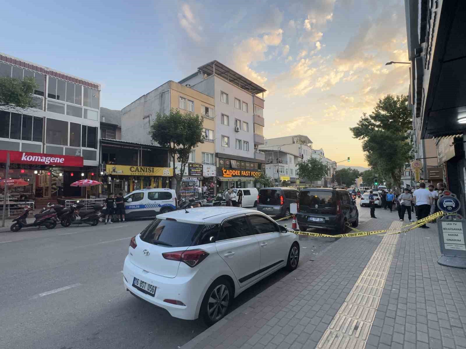 sosyal medyada baslayan husumet kanli bitti 22 yasindaki genc olduruldu 2 ai4LvIbn