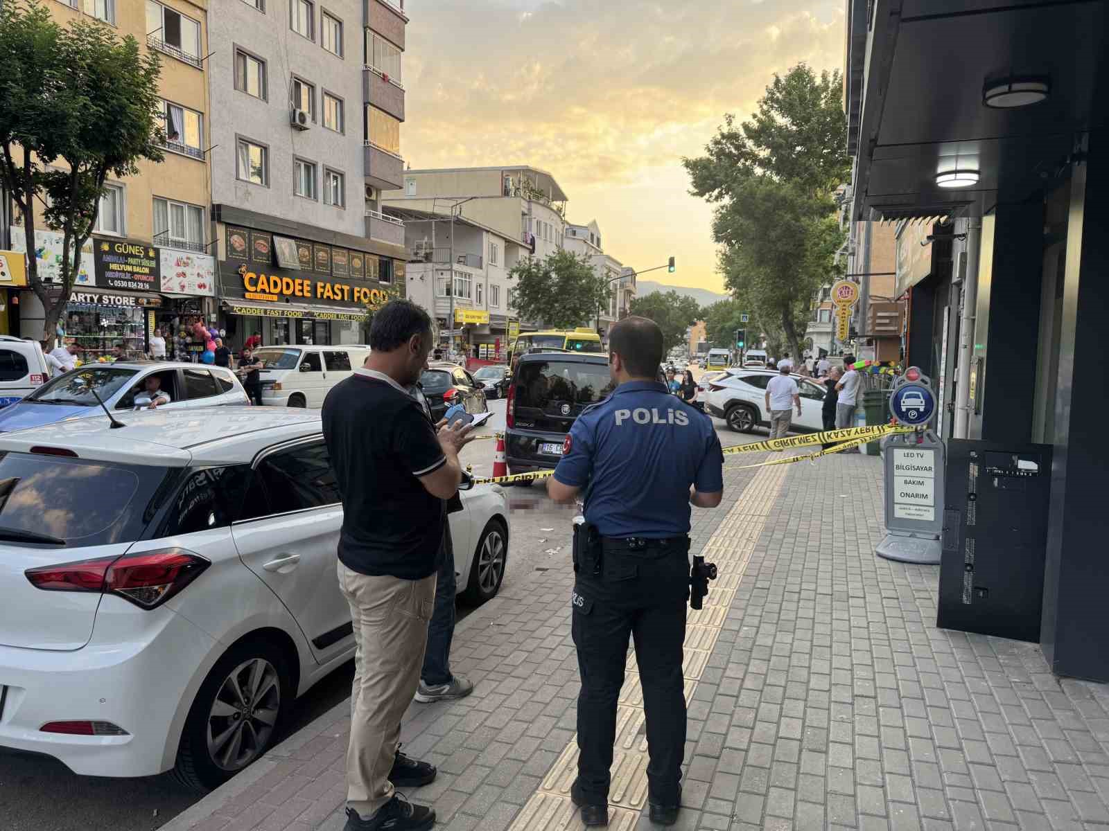 sosyal medyada baslayan husumet kanli bitti 22 yasindaki genc olduruldu 3 f3htAc4L