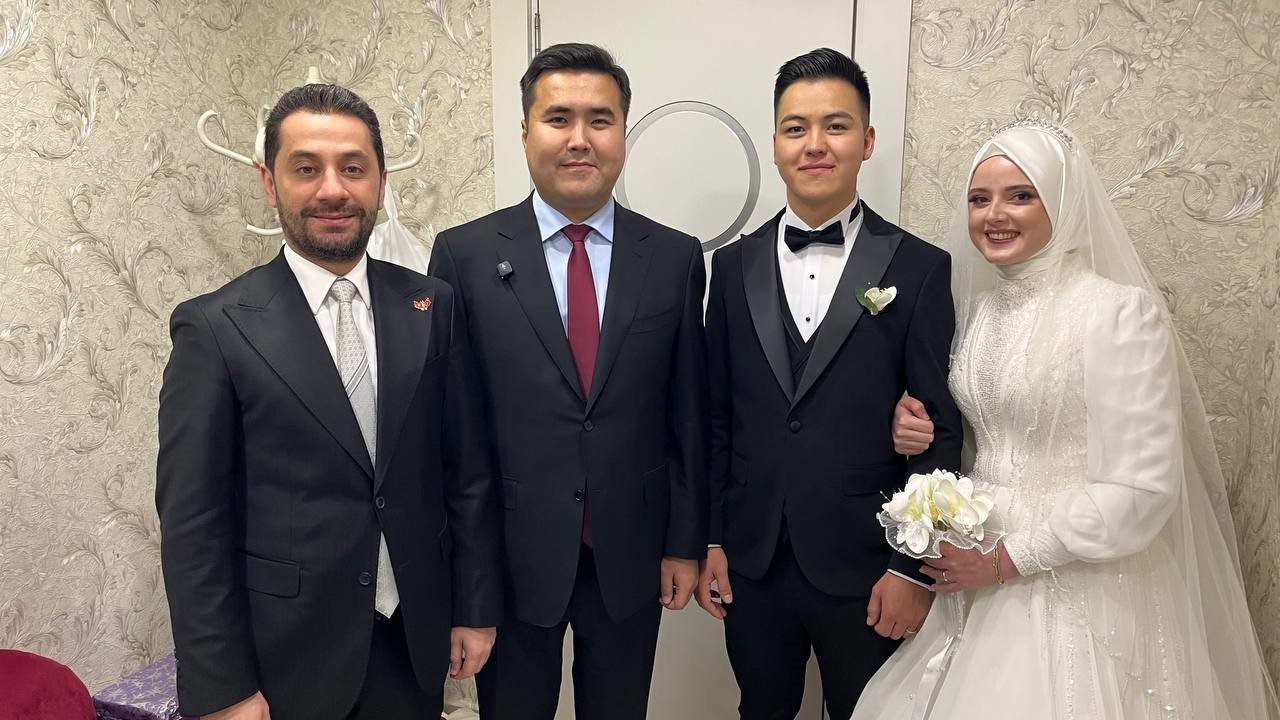 sosyal medyada gundem olan cift dunyaevine girdi 1