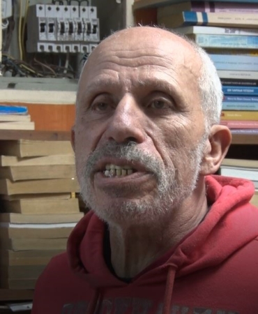 sosyal-medyada-kitap-okumak-cahilliktir-diyen-adamin-skec-cektigi-ortaya-cikti-pAtgnDTx.jpg