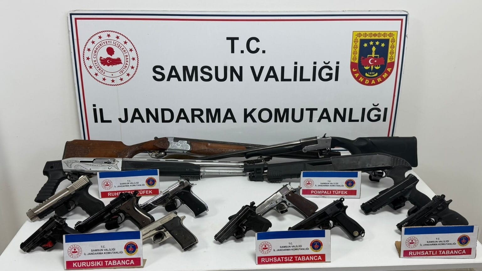 sosyal medyada silahla ates eden 6 kisi silahlariyla yakalandi 0 sq22LFgr