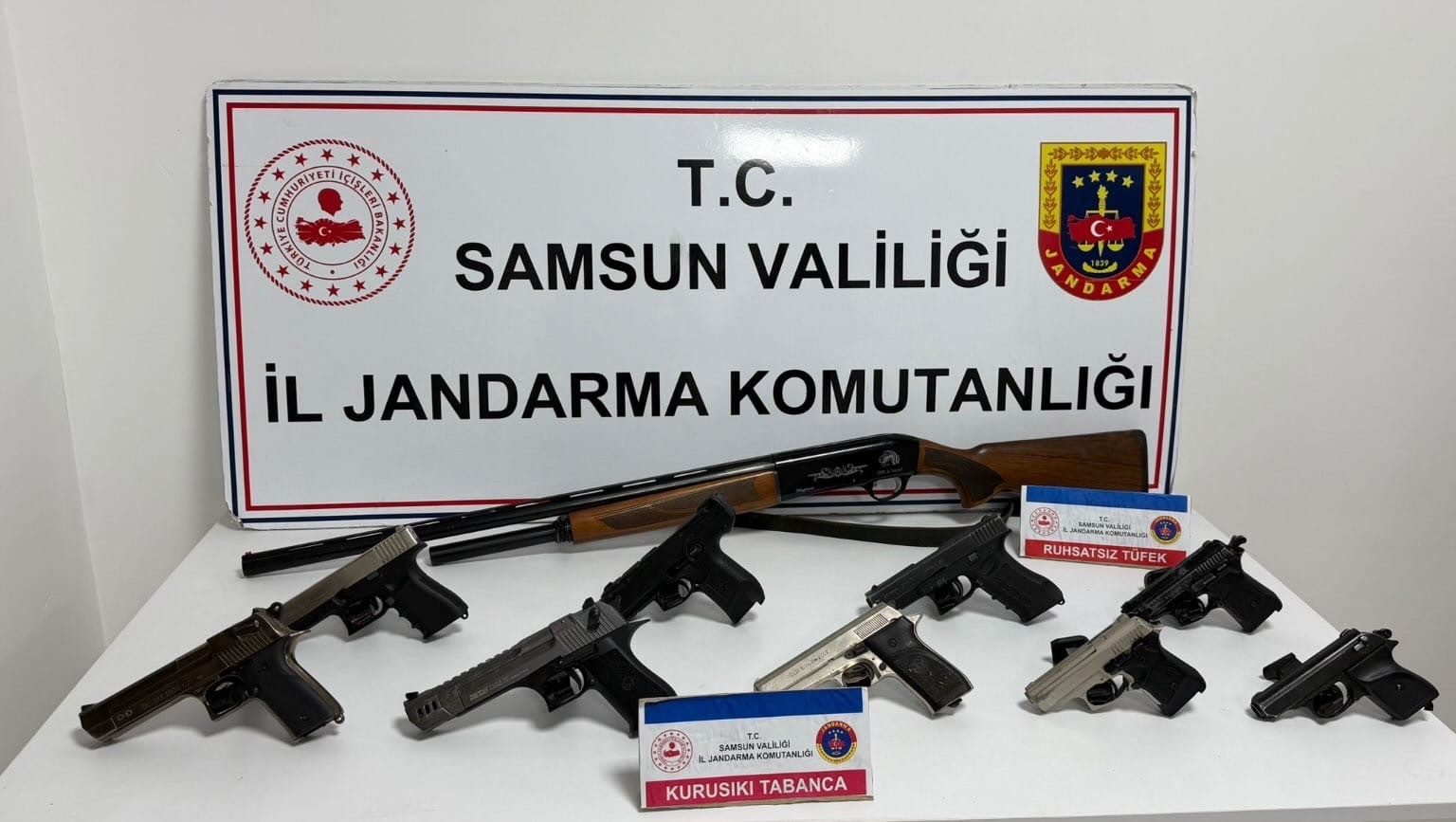sosyal medyada silahla havaya ates ettikleri tespit edilen 10 kisi yakalandi 0 HuddSnfq