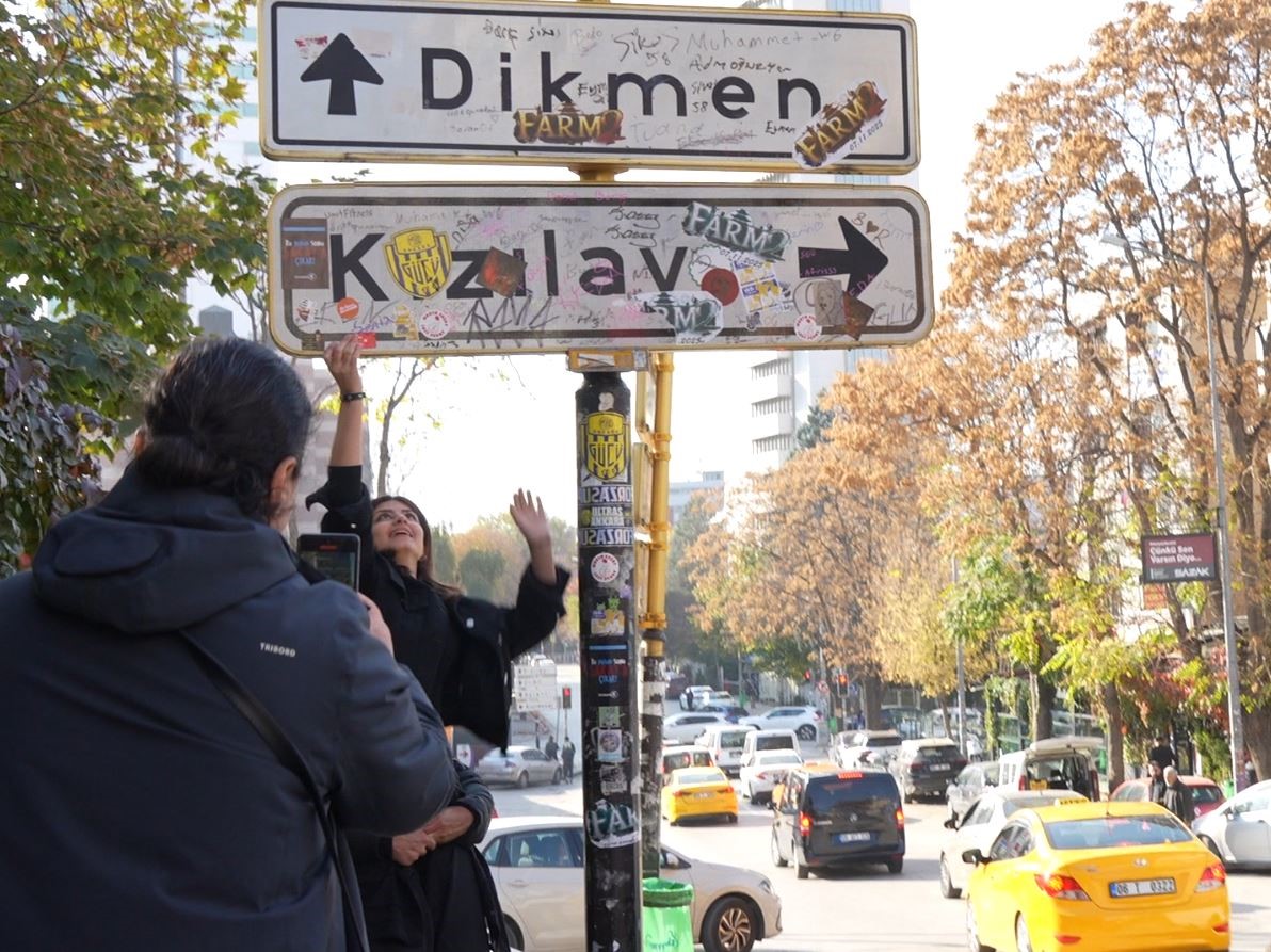 sosyal medyada viral olan kizilay tabelasi yenilendi bu kez de uzeri kirletildi 1 CA7aVdnu