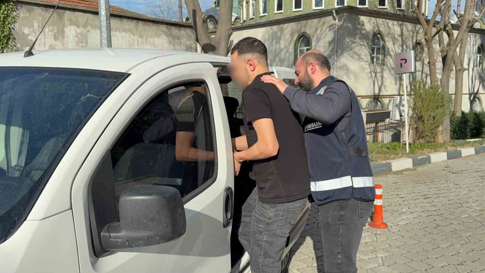 sosyal medyadan arkadaslik istegi tartismasinda kan dokuldu 1 akdJI44O