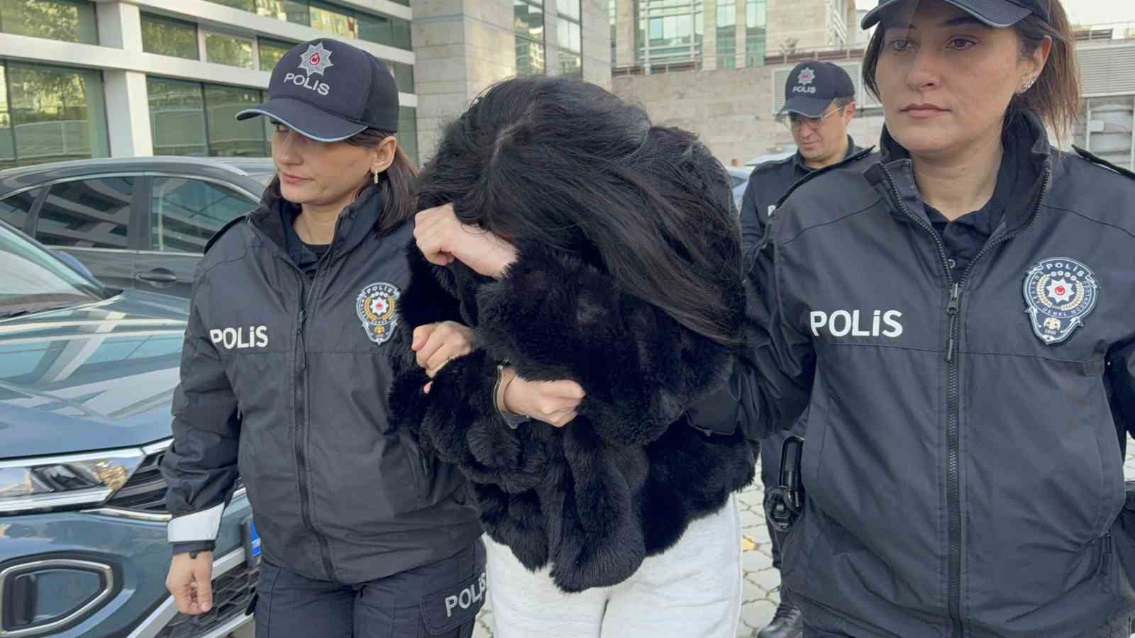 sosyal medyadan bekci ve polislere hakaret eden kadin tutuklandi 0 qgc3jDWn