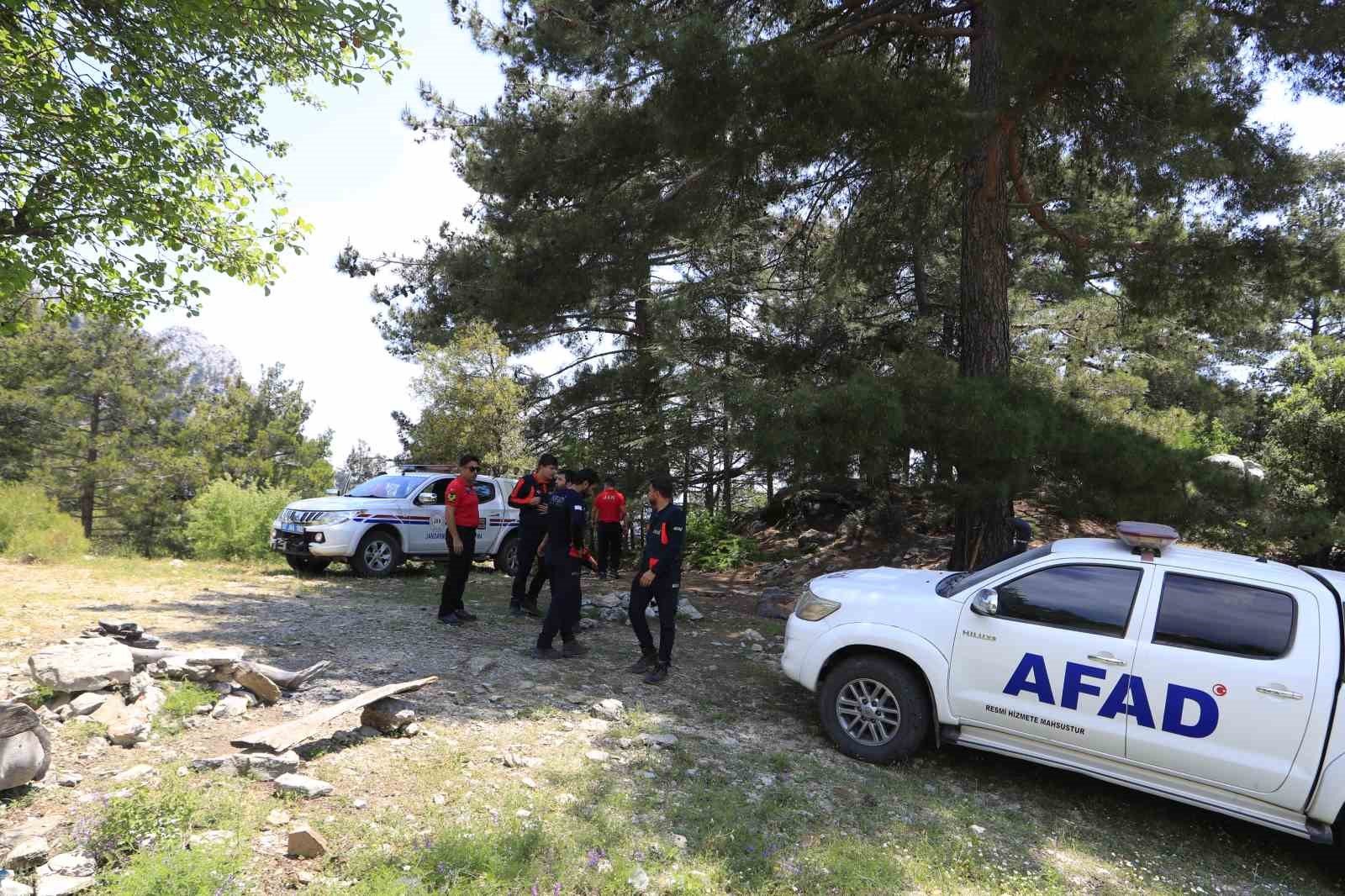 Sosyal medyadan görüp merak ettikleri Kral Havuzu yolunda kayboldular 13 sosyal medyadan gorup merak ettikleri kral havuzu yolunda kayboldular 9 ML15qYAi
