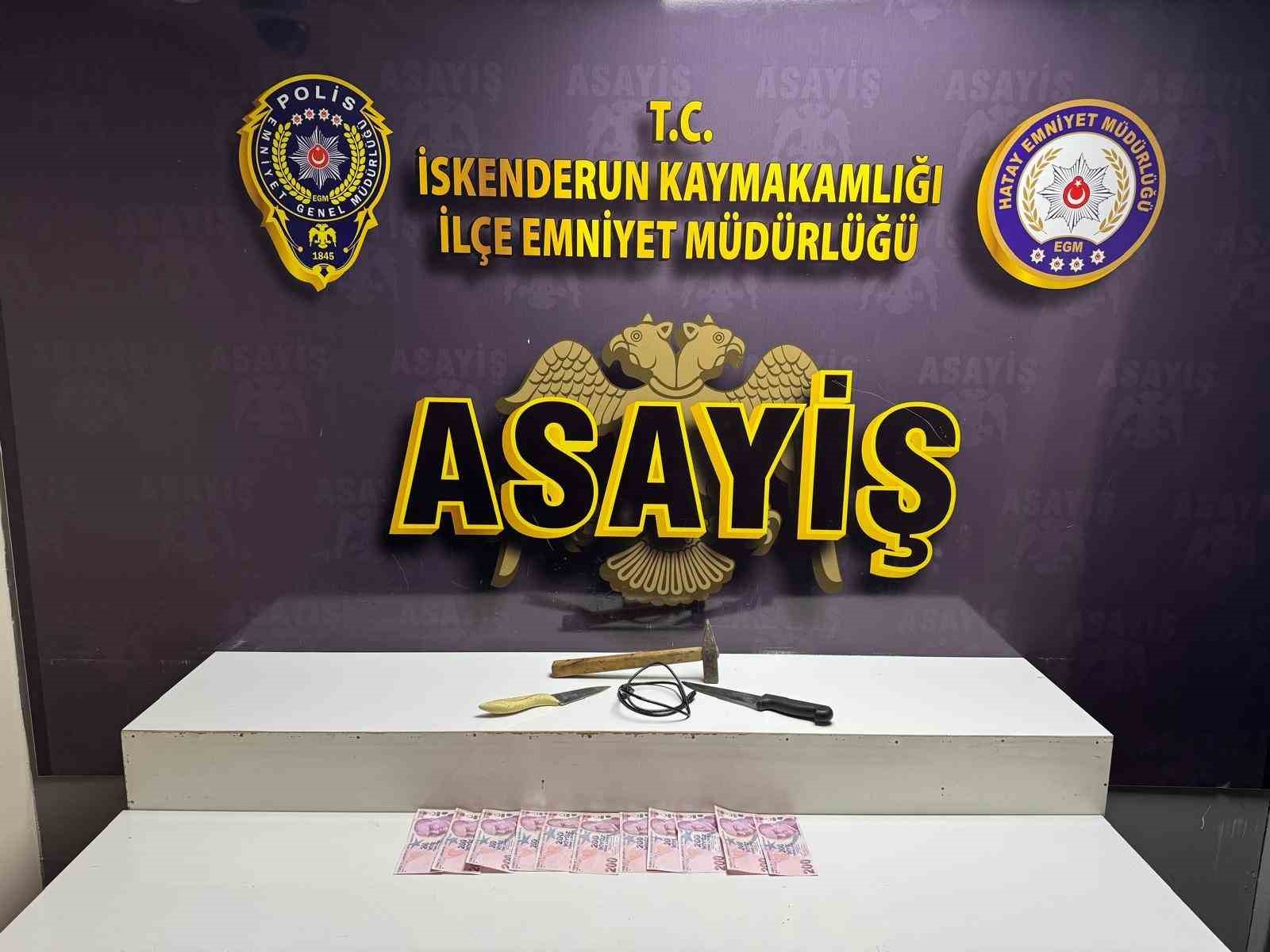 Sosyal medyadan kandırıp tecavüz ettiler, parasını ve telefonunu gasp ettiler 4 sosyal medyadan kandirip tecavuz ettiler parasini ve telefonunu gasp ettiler 0 JBHRn5Dg