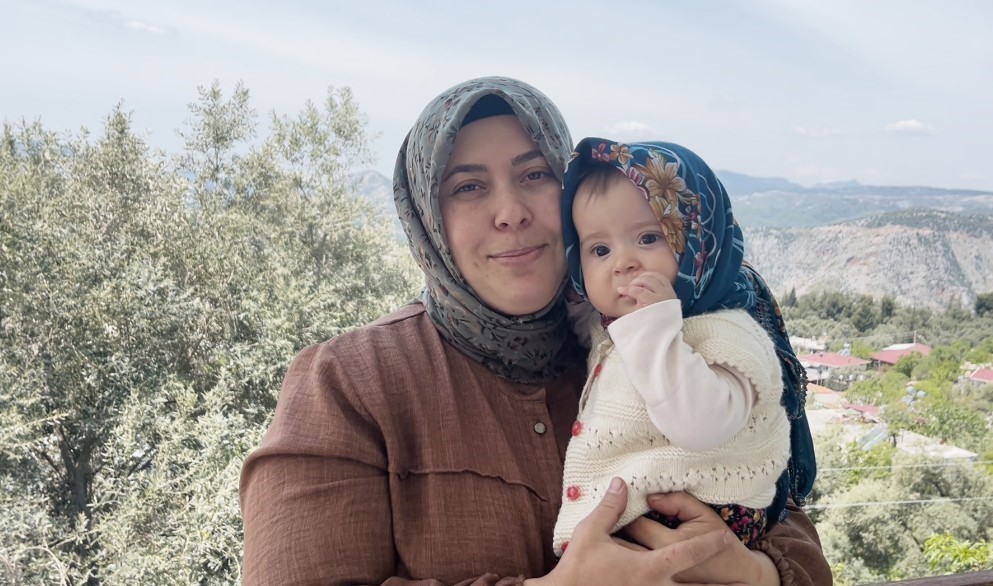 sosyal medyayi sallayan ikili anne ve 75 aylik kizi izleyenlerin yuzunde tebessum birakiyor 0 Sfyq28N4