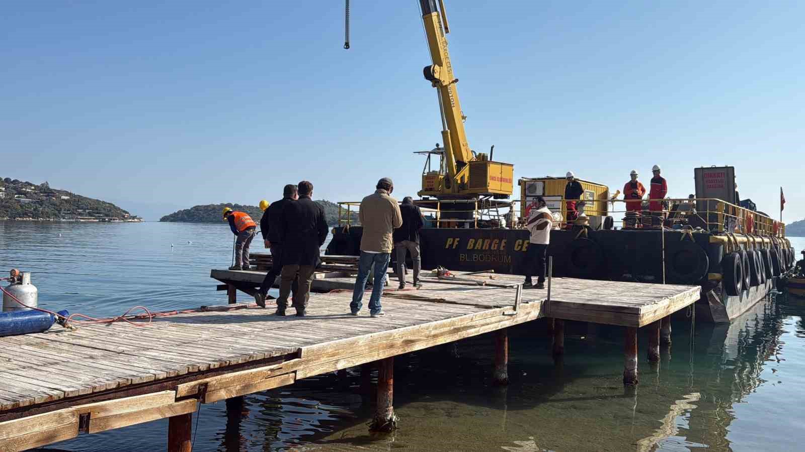 Sosyetenin iskeleleri teker teker yıkıldı, Türkbükü sahilinde büyük temizlik 11 sosyetenin iskeleleri teker teker yikildi turkbuku sahilinde buyuk temizlik 7 VCDvNQZ3