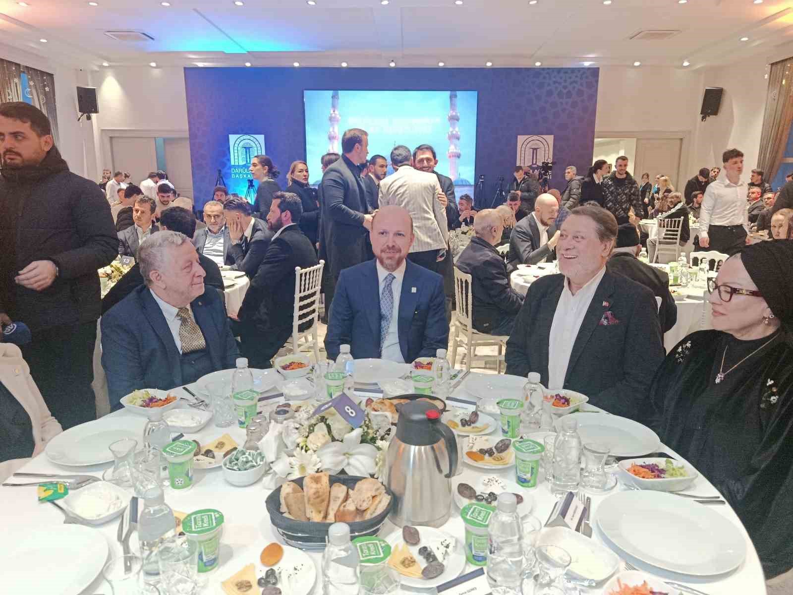 Spor camiası ve ünlü isimler Darülaceze sakinleriyle iftarda buluştu 6 spor camiasi ve unlu isimler darulaceze sakinleriyle iftarda bulustu 2 QMe7ZdAA