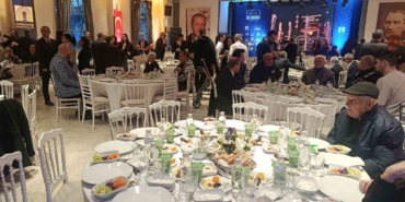 spor-camiasi-ve-unlu-isimler-darulaceze-sakinleriyle-iftarda-bulustu-7Npt1WtT.jpg
