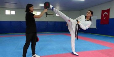spor-hayati-bitecek-denilen-milli-taekwondocu-sampiyon-olarak-geri-dondu-M2EZfZ6k.jpg
