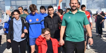spor-lisesi-ogrencileri-engelli-ogrencileri-agirladi-SAiQefqg.jpg