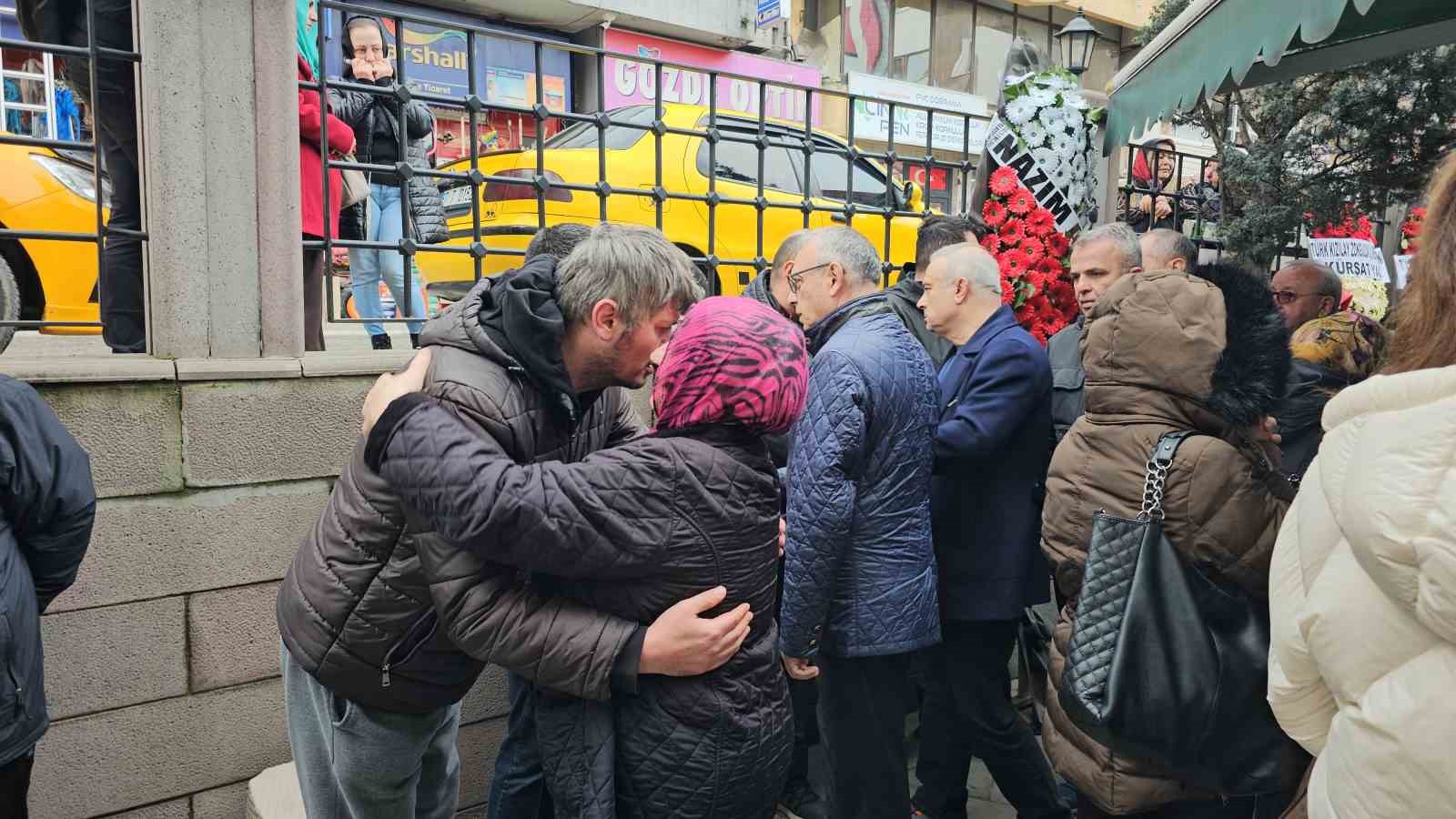 spor salonunda fenalasip hastanede olen hemsire 9 ay once olen oglunun yanina defnedildi 4 nyYXbdFn