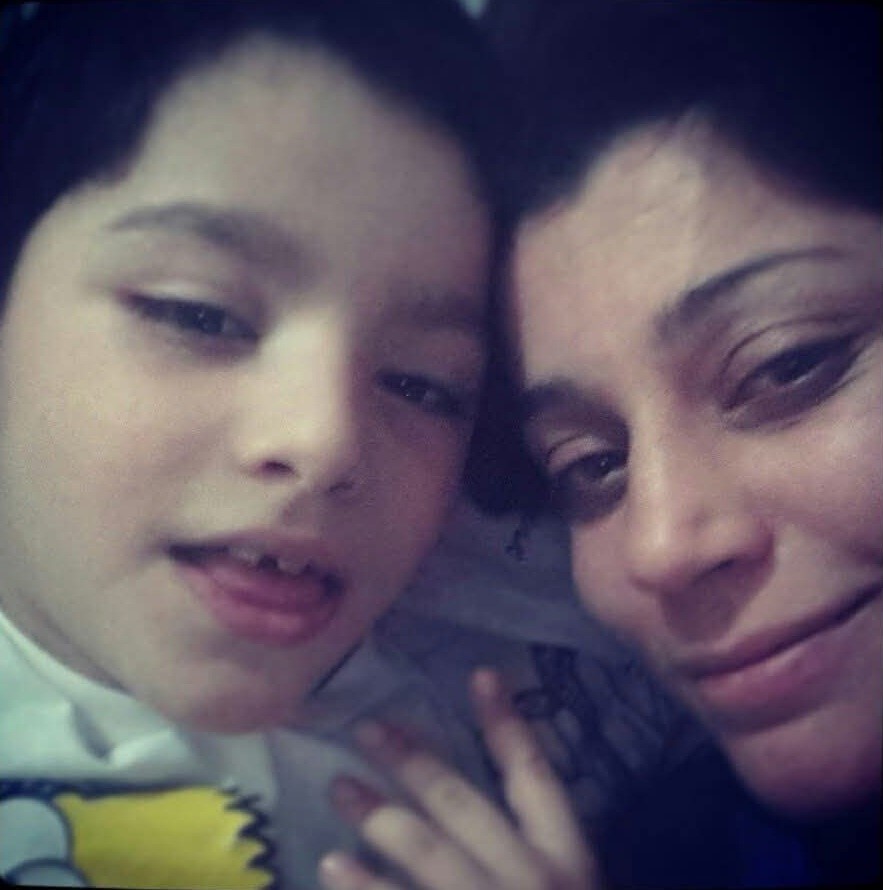 spor salonunda fenalasip hastanede olen hemsire 9 ay once olen oglunun yanina defnedildi 5 VWiVy9NE