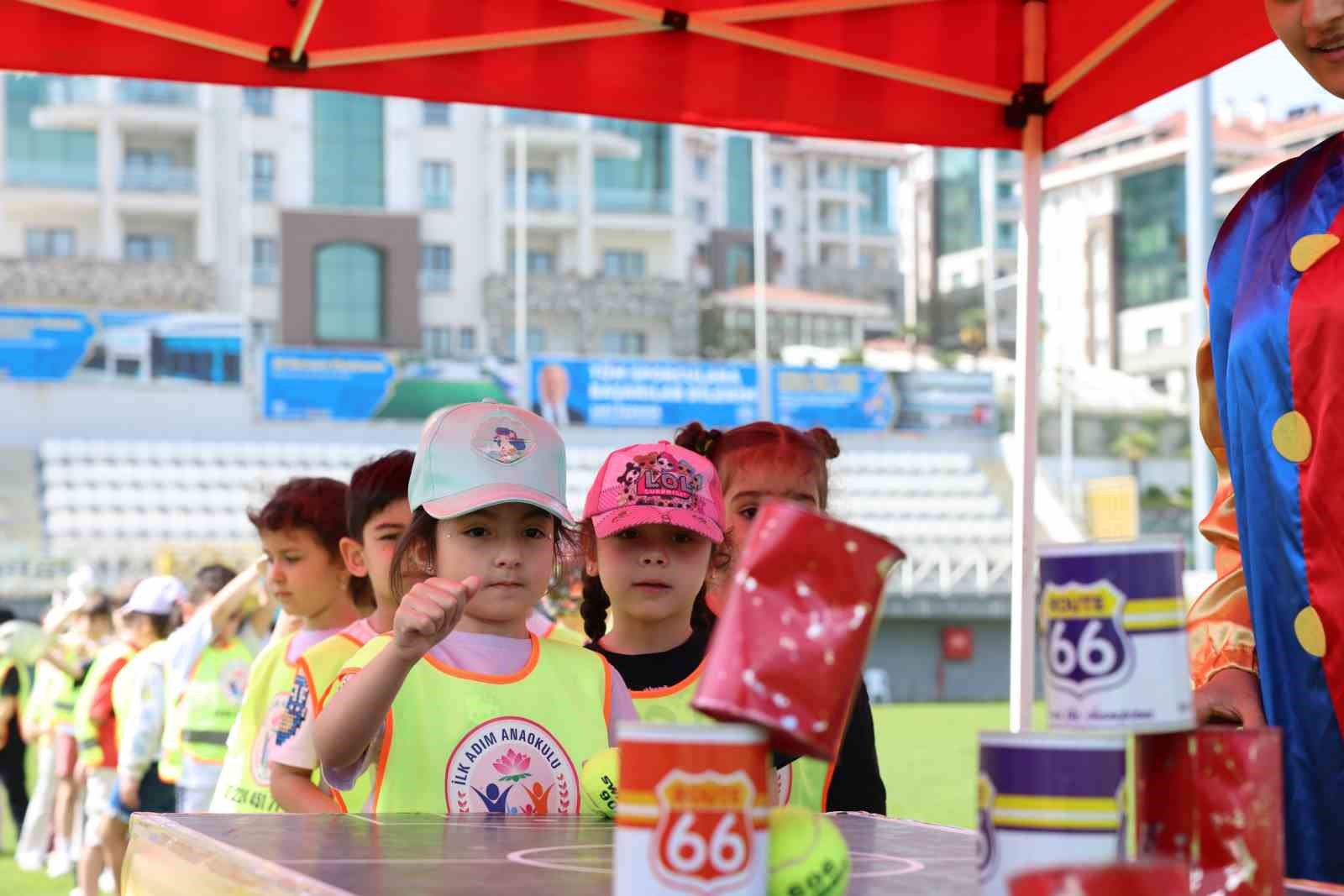 spor senliklerinde sira minik ogrencilerin 5