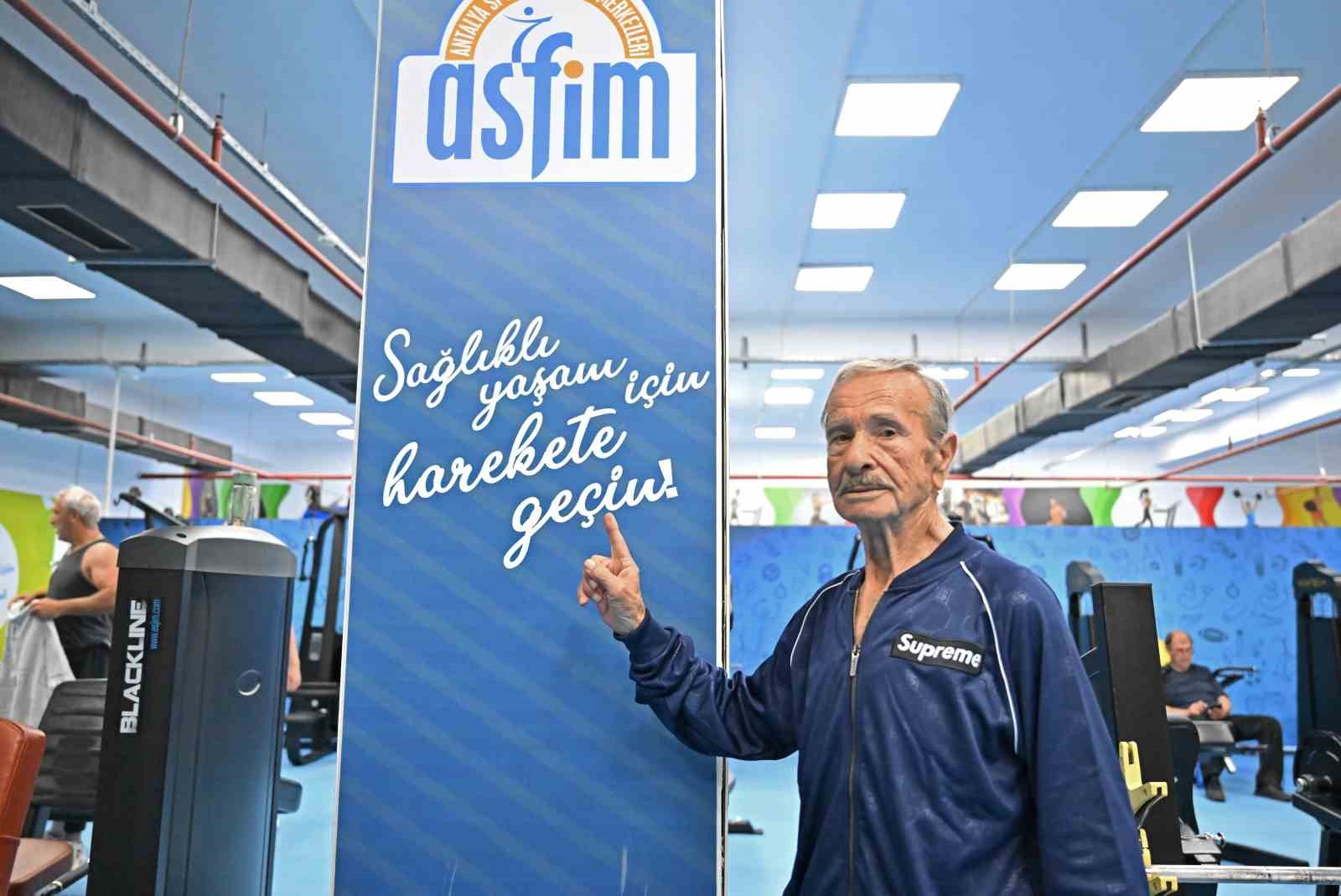 Spor tutkunu 86 yaşındaki ’süper dede’, gençlere taş çıkartıyor 7 spor tutkunu 86 yasindaki super dede genclere tas cikartiyor 3 bqY9fHLg
