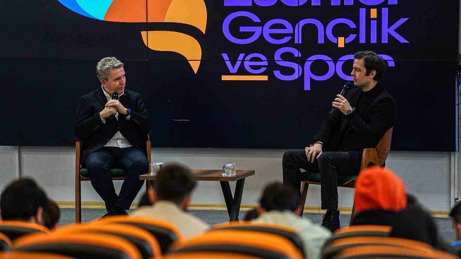 spor yayinciliginin deneyimli isimleri genclerle bulustu 4 lS4YhruM