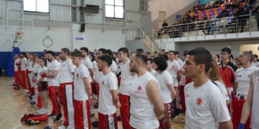 sporcular-siyah-kusak-icin-ter-doktu-CQwaOeE8.jpg