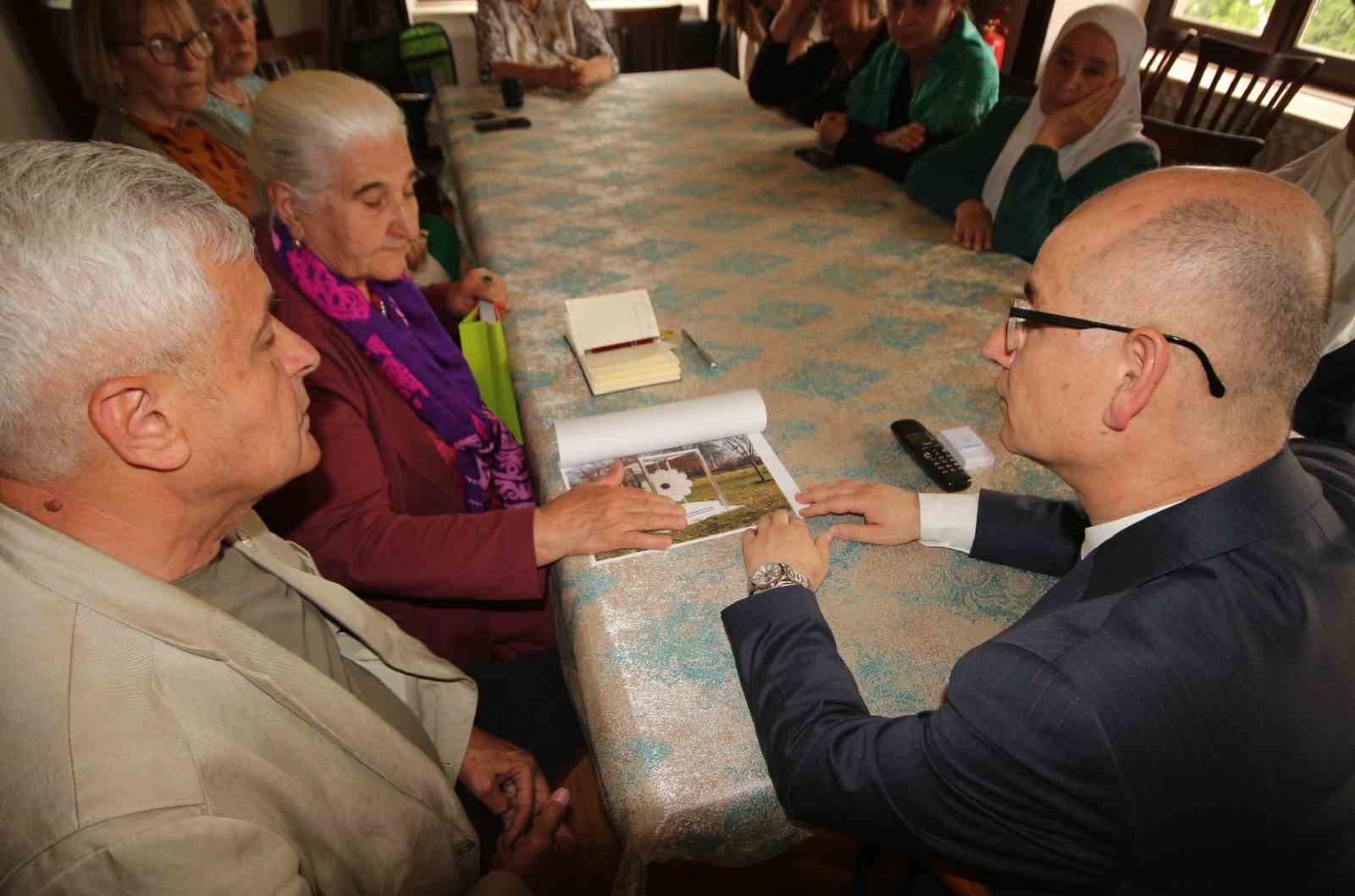 srebrenitsa annelerinden ayvalik kaymakamligina ziyaret 3 UN4QJmqc