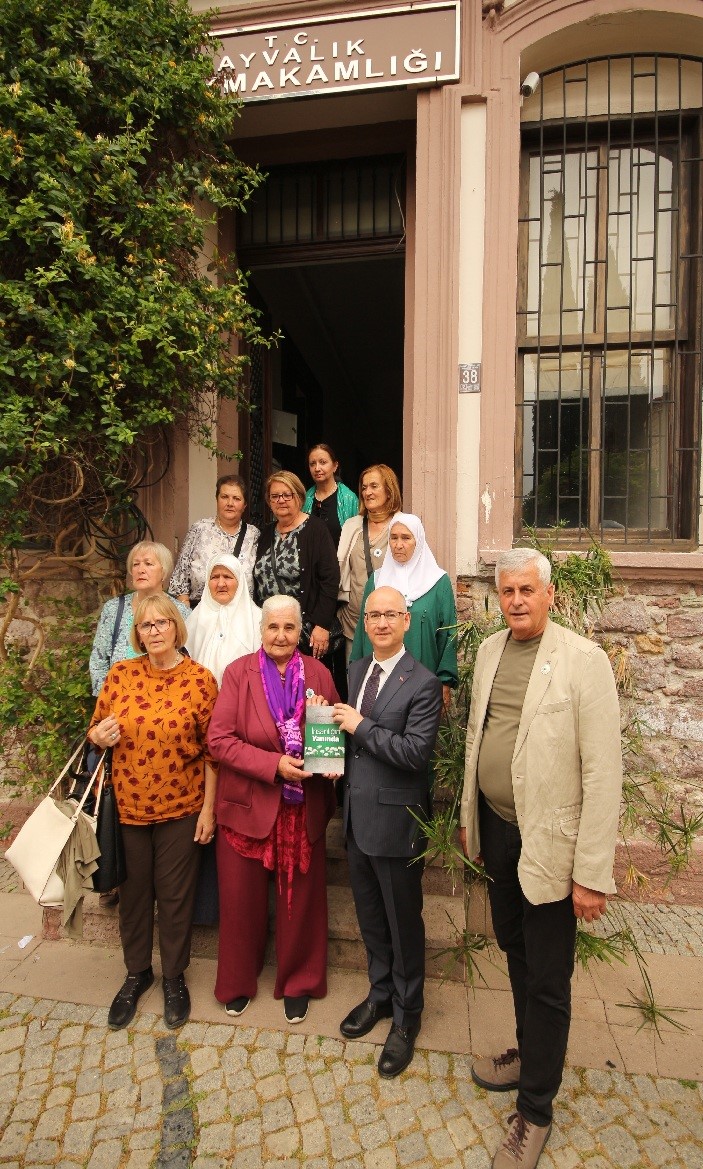 srebrenitsa annelerinden ayvalik kaymakamligina ziyaret 5 ySCpM59m