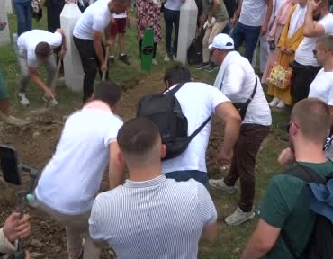srebrenitsa-soykiriminin-31-yil-donumu-10-cenaze-daha-topraga-verildi-Pg7sY9v4.jpg