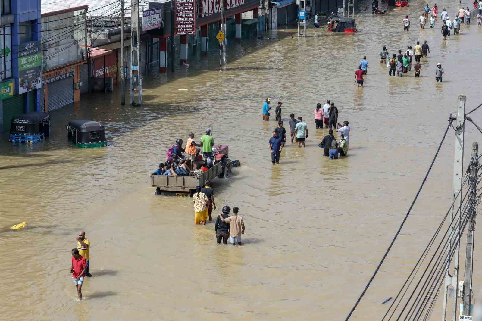 sri lankadaki sel ve toprak kaymalarinda can kaybi 334e yukseldi 6 XZHgv5lV