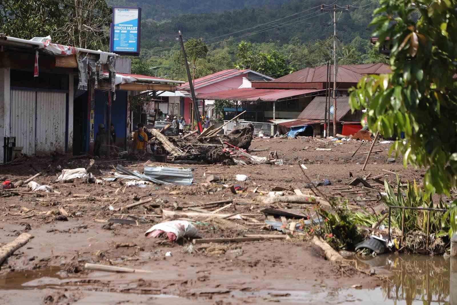 sri lankadaki sel ve toprak kaymalarinda can kaybi 334e yukseldi 9 rWZd8fNj