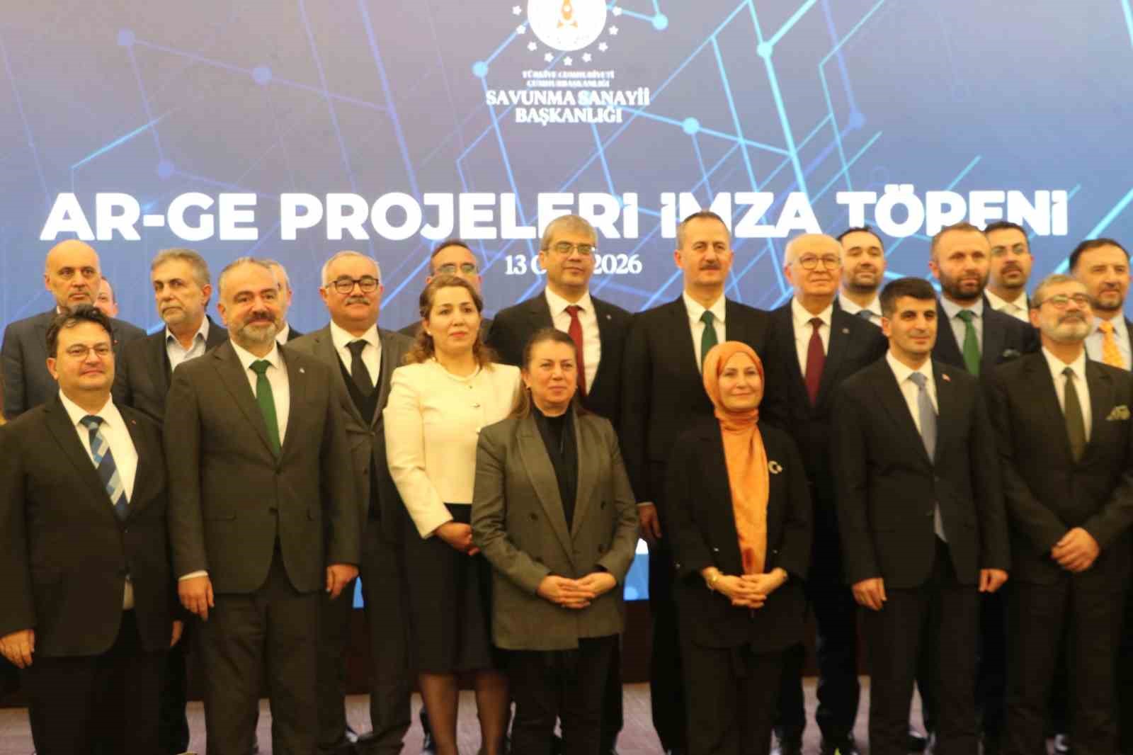 ssbden kritik teknolojilerde 14 yeni ar ge projesi icin imzalar atildi 0 5J1YMltL