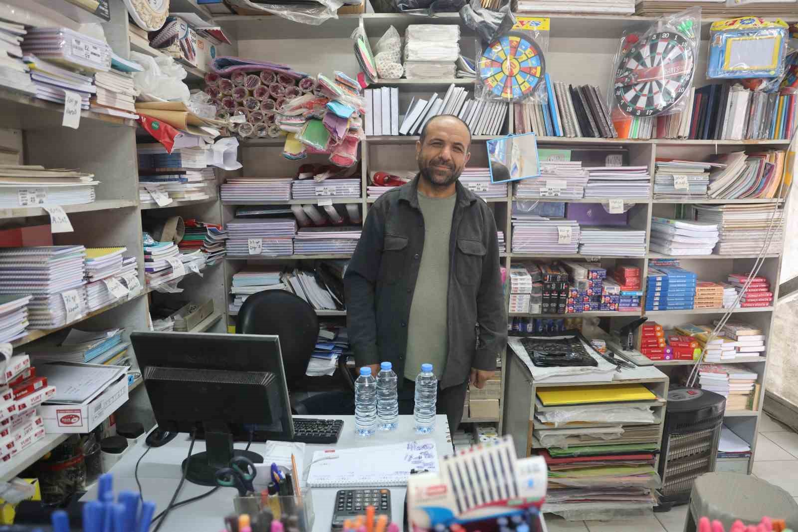 su alan genclerin 50 tl ile birlikte biraktiklari hakkini helal et notu esnafi duygulandirdi HR1FHJk7