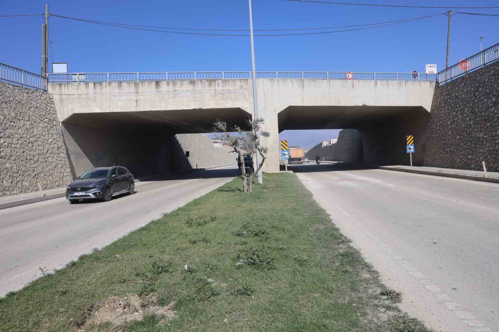 su tankerine carpan kamyonetin soforunun oldugu kaza ani kamerada 2 y2uBrPVe