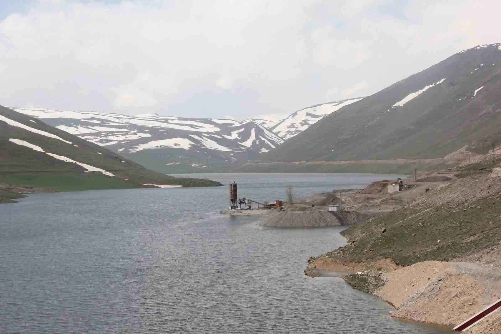 su tutmaya baslayan unlendi baraji cevresindeki koyler icin 134 kilometrelik yeni yol yapilacak 0 bG5CjEVQ