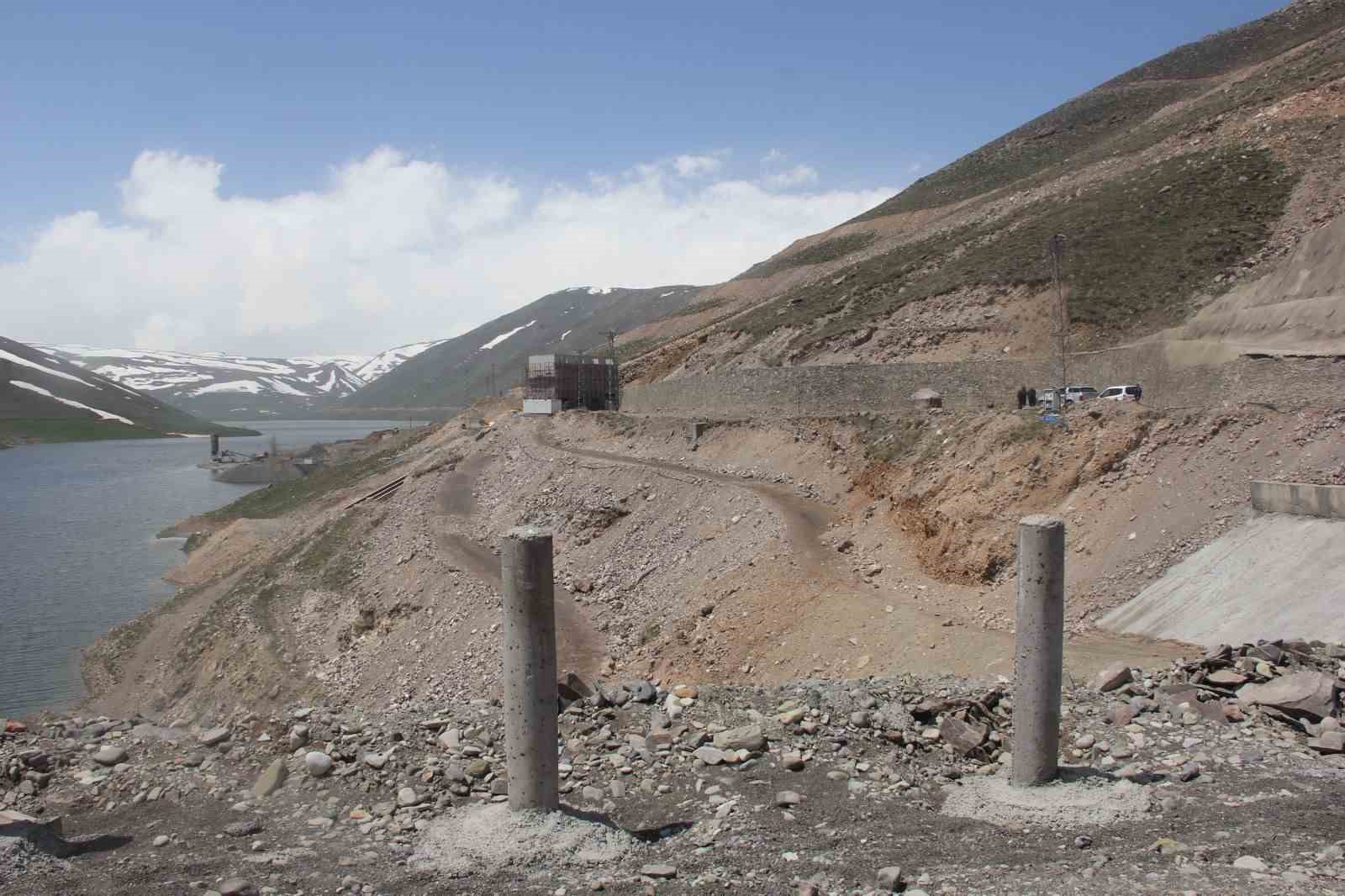 su tutmaya baslayan unlendi baraji cevresindeki koyler icin 134 kilometrelik yeni yol yapilacak 4 4JSAKpNb
