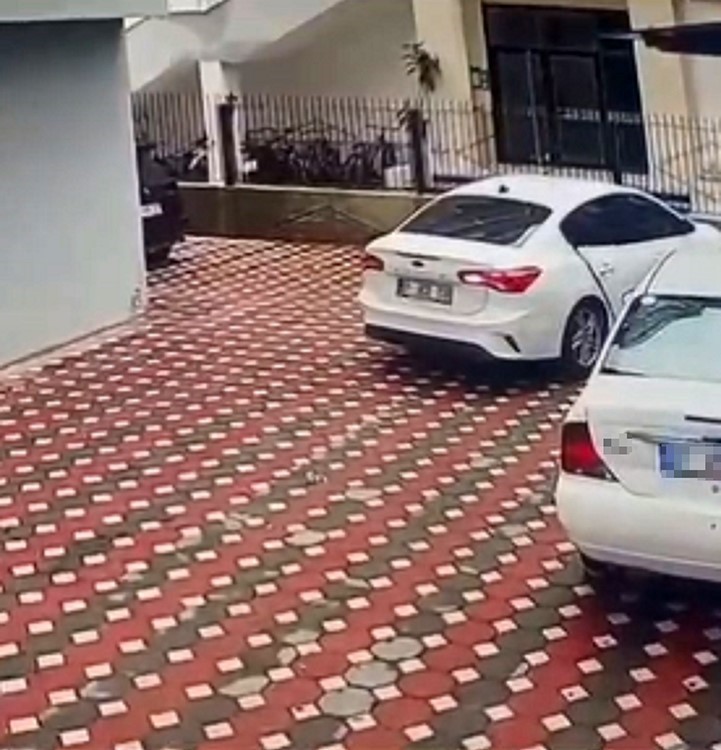 Suç makinası hırsızlar telefon sinyali takip edilerek yakalandılar 5 suc makinasi hirsizlar telefon sinyali takip edilerek yakalandilar 1 BWznnkIV