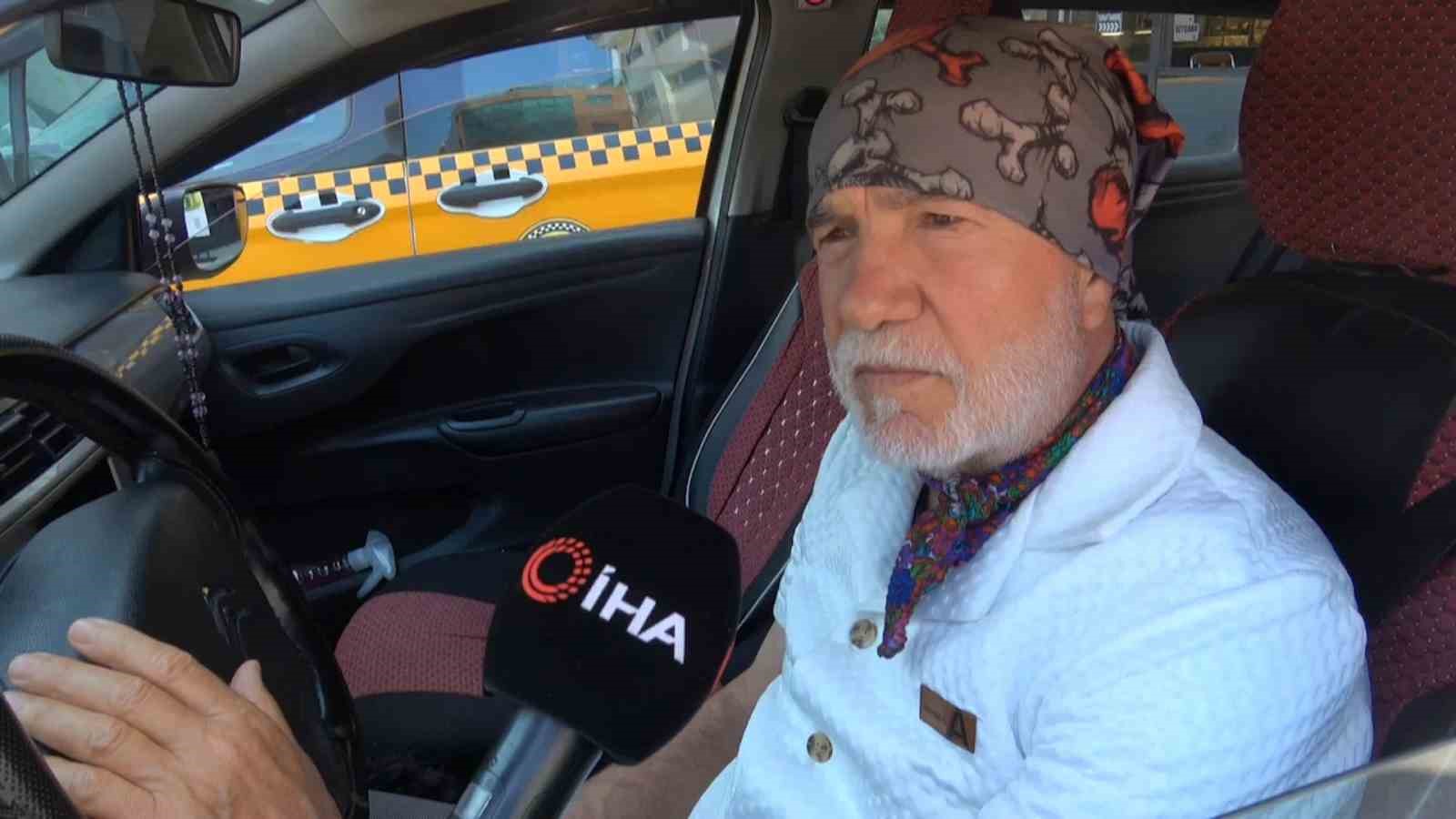 Suç makinesinin satırlı saldırısından anlık refleksle kurtulan taksici: "Geri çekilmesem kellem gitmişti" 4 suc makinesinin satirli saldirisindan anlik refleksle kurtulan taksici geri cekilmesem kellem gitmisti 0 z8Mb8Nkw