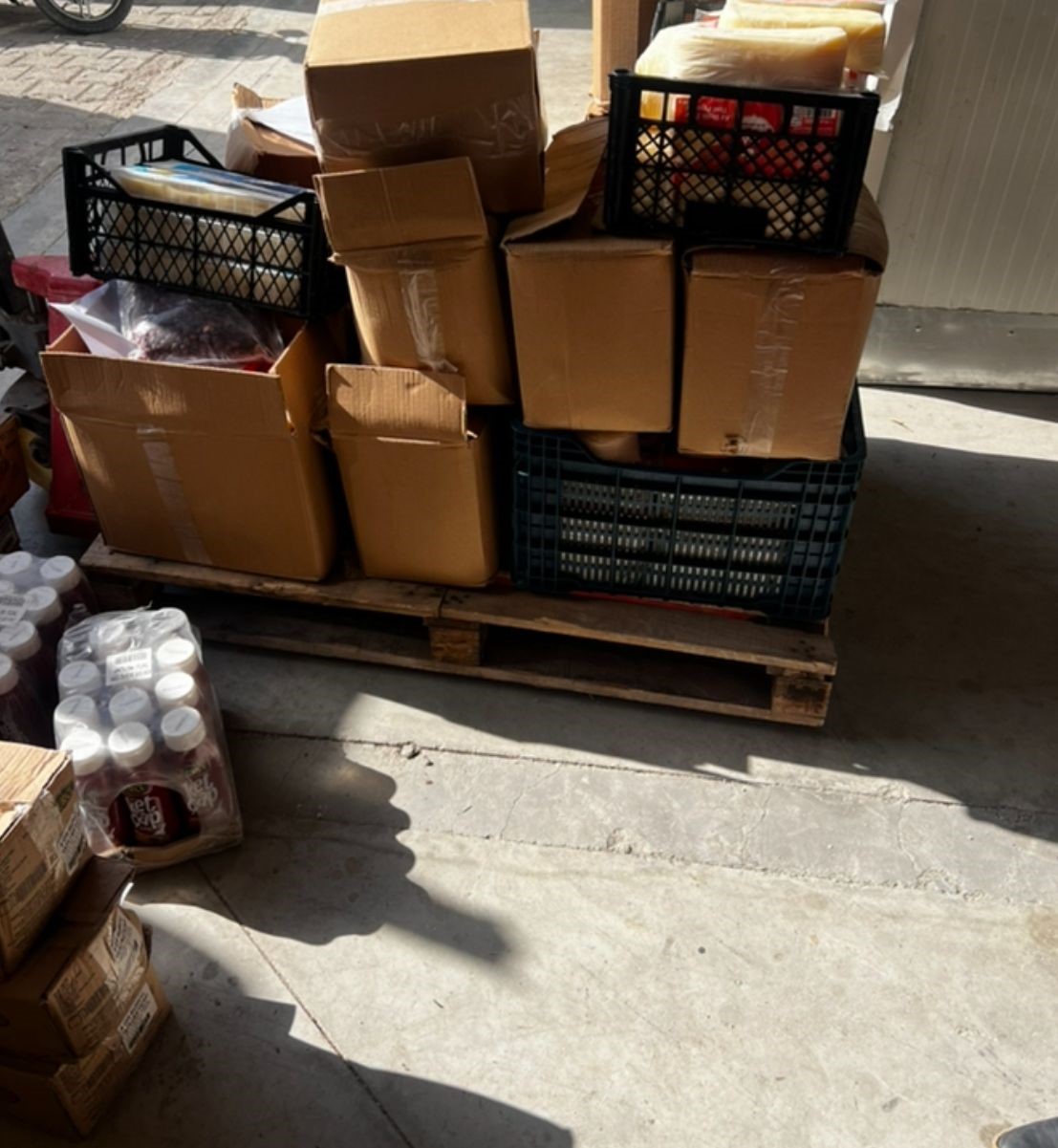 Sucuk, peynir, ketçaptan oluşan 1 ton gıda malzemesi toprağa gömülerek imha edildi 7 sucuk peynir ketcaptan olusan 1 ton gida malzemesi topraga gomulerek imha edildi 3 HudtiQyy