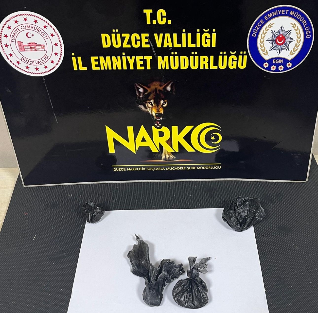 sucustu yakalanan uyusturucu taciri tutuklandi 0 3XAni9gr