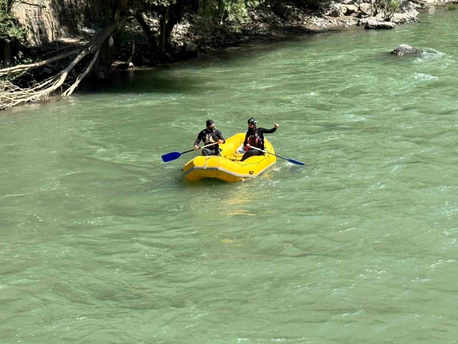 suda kaybolan genc icin habur cayi didik didik araniyor 4 RXusnyZi