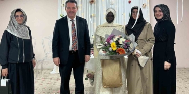 sudanli-tip-fakultesi-ogrencisi-okulunu-dondurup-8-ayda-hafiz-oldu-4AHQfWll.jpg