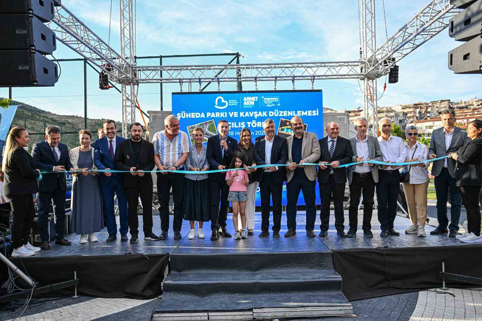 Şüheda Parkı görkemli bir törenle açıldı 7 suheda parki gorkemli bir torenle acildi 3 NWQHnIgU