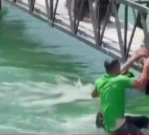 Sulama kanalında can pazarı: 2 kişi son anda kurtarıldı 4 sulama kanalinda can pazari 2 kisi son anda kurtarildi 0 s2jW8R25