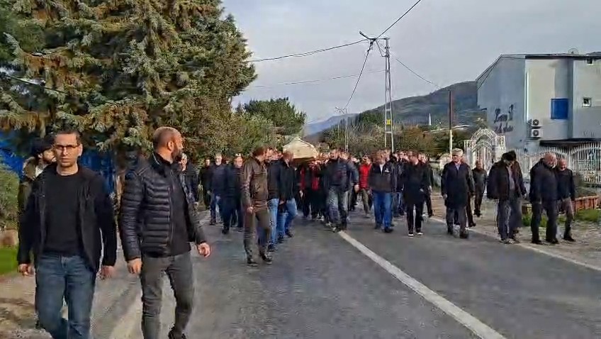 suleyman soylu basdanismani harun akinin agabeyinin cenazesine katildi 5 cANL4EsI