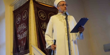 sultan-abdulmecidin-sifa-bulduguna-inanilan-camide-100-yillik-kilicla-bayram-hutbesi-idZxriMr.jpg